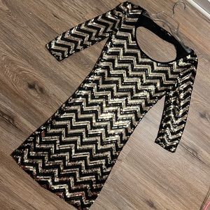 Shimmery Black & Gold Dress! 🖤💛